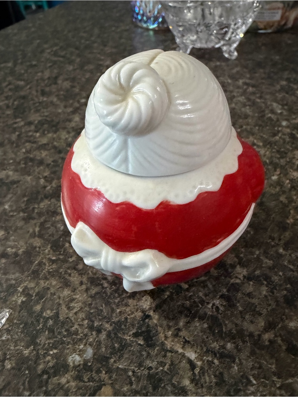 Vintage Avon Claus & Company Red and White Santa Creamer & Mrs. Claus Sugar Bowl - Picture 10 of 11